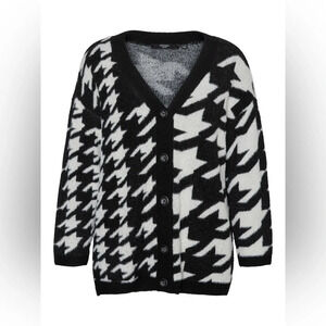 NWT VERO MODA CURVE Mira Fuzzy Houndstooth Cardigan in Black Birch